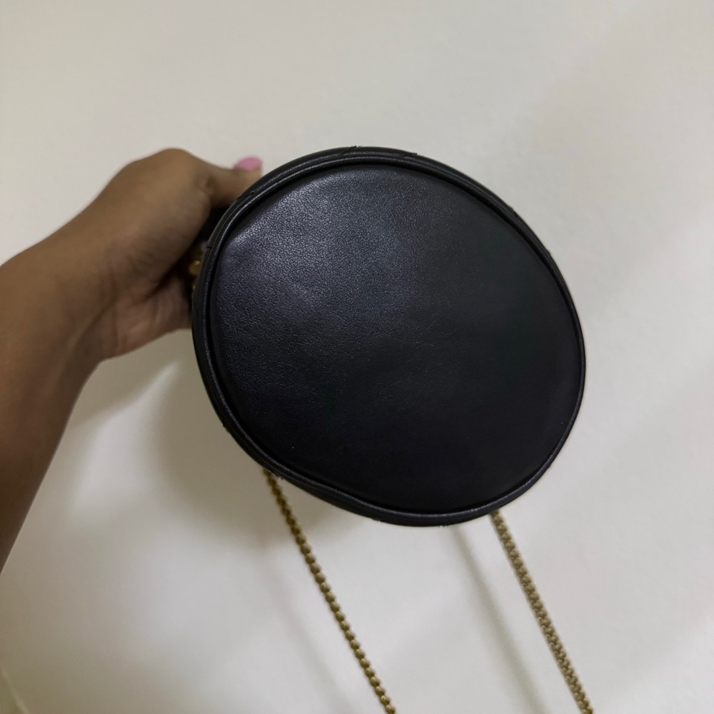 Gucci GG Marmont Bucket Bag - Picture 6 of 10